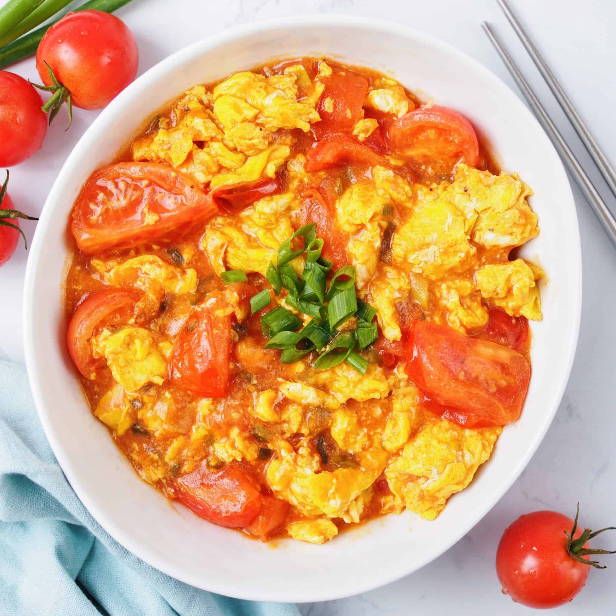 Cà chua xào trứng dễ nấu